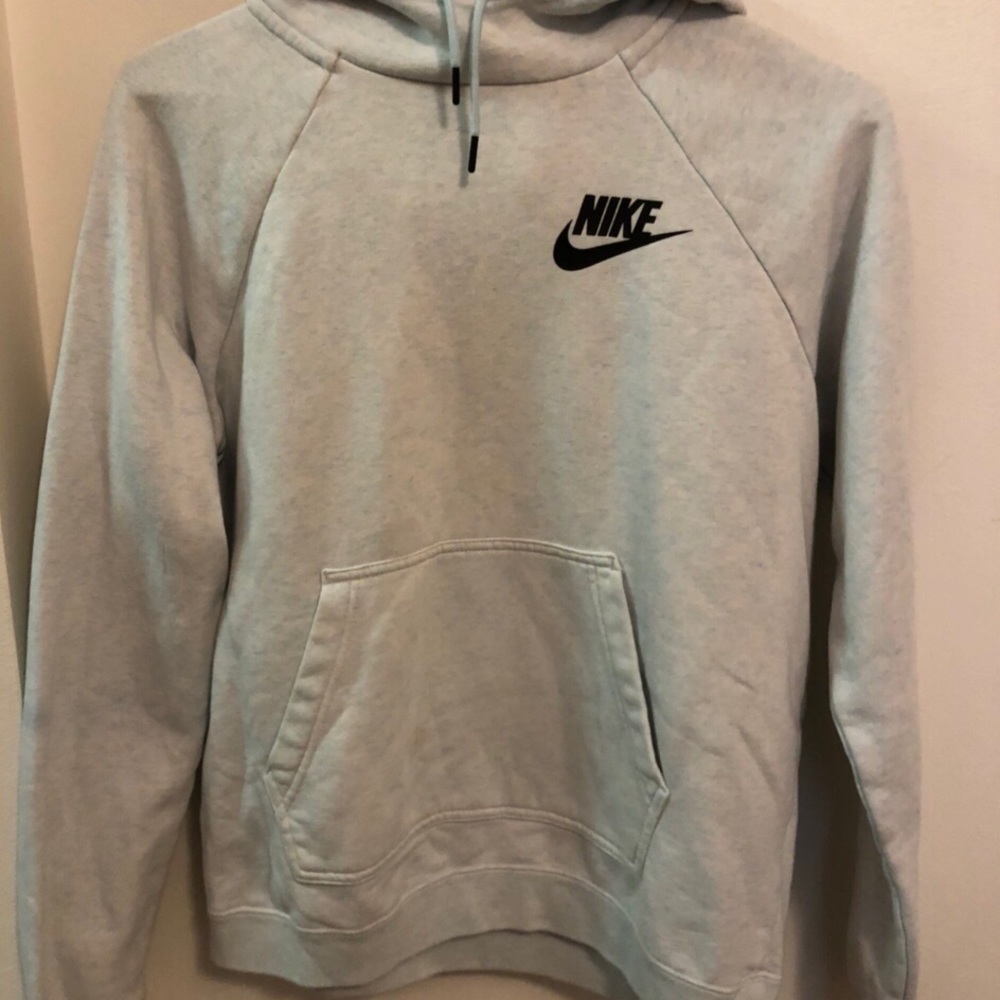 light blue nike sweatshirt